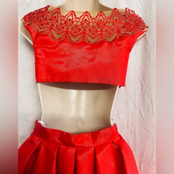 Sherri Hill Prom Invisible Neckline Beaded Laced Back Cutout Silky Short Dress 0 - Picture 5 of 9